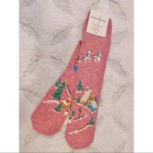 American Eagle Pink Christmas Unicorn Crew Socks